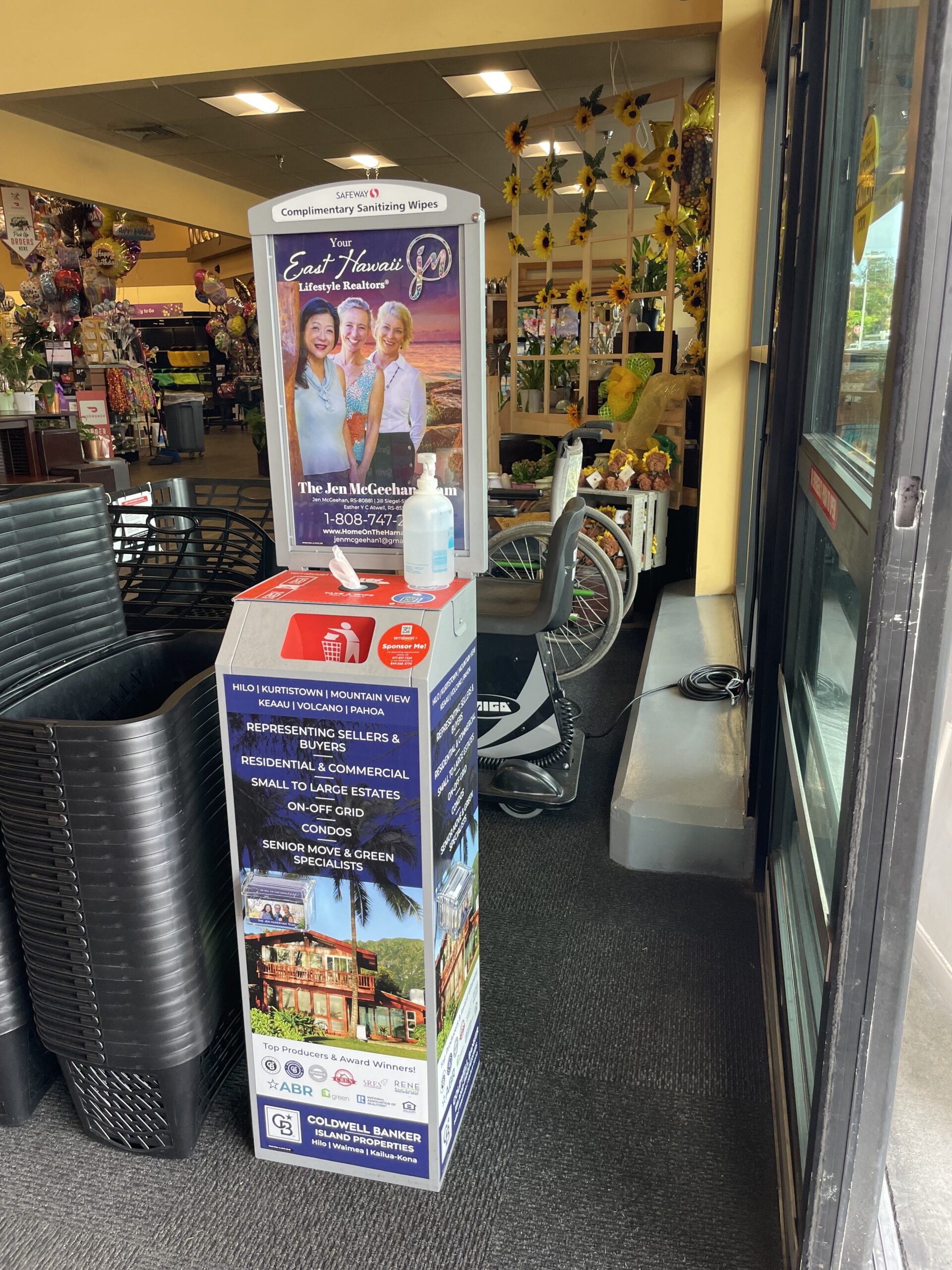 JEN McGEEHAN TEAM KIOSK ARRIVES IN HILO SAFEWAY